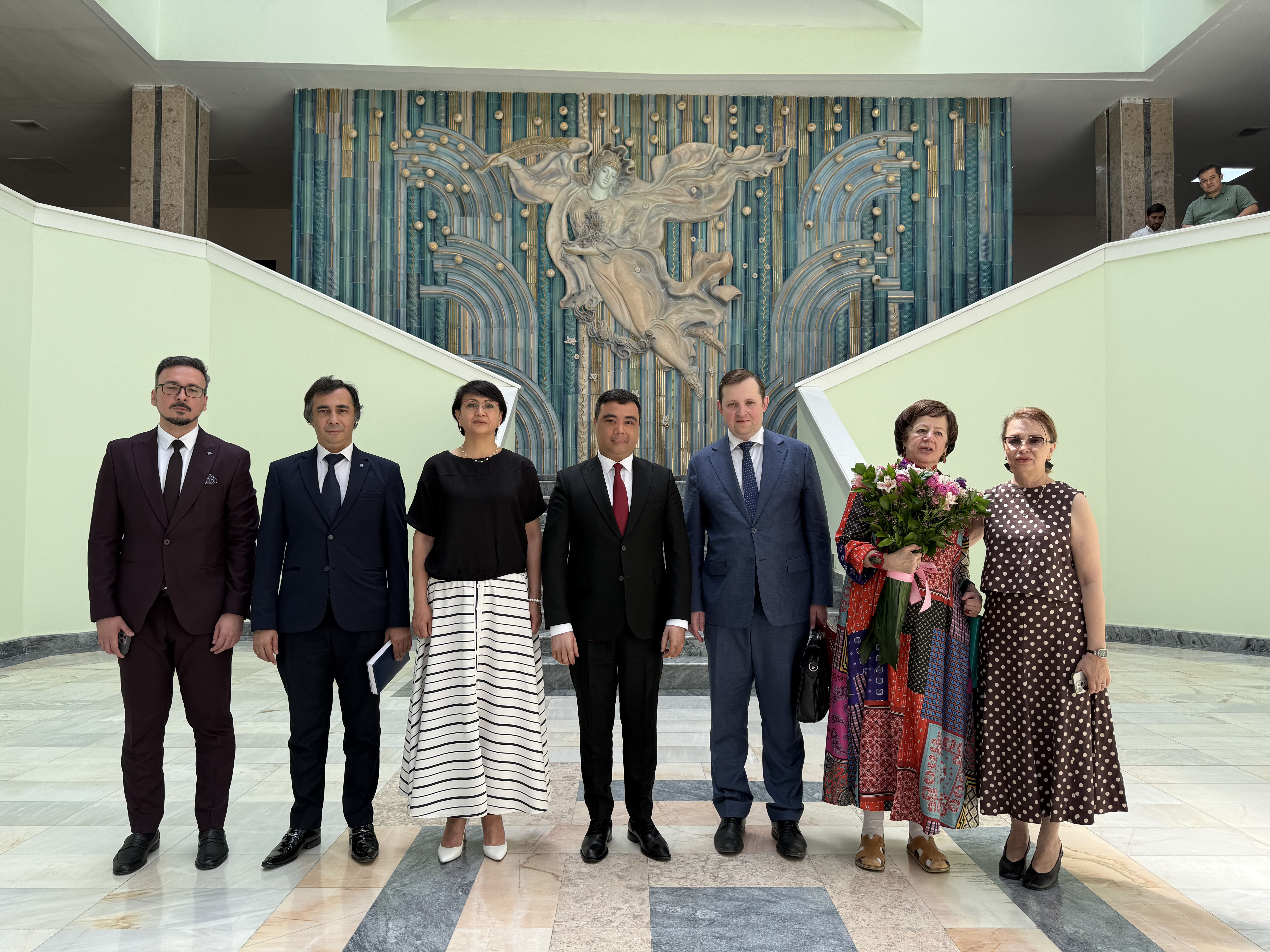 (Uzbek) O‘zbekiston davlat konservatoriyasida uchrashuv