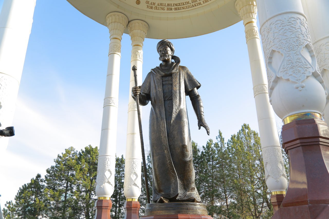 An event on the occasion of the 583rd anniversary of the birth of the great thinker and poet Alisher Navoi is being held on Adiblar Avenue in our capital.
