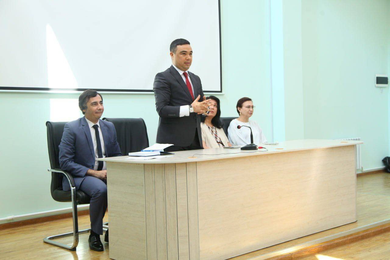 Rector of the State Conservatory of Uzbekistan Kamoliddin Turdimuratovich Urinbayev met with students of the 4th level